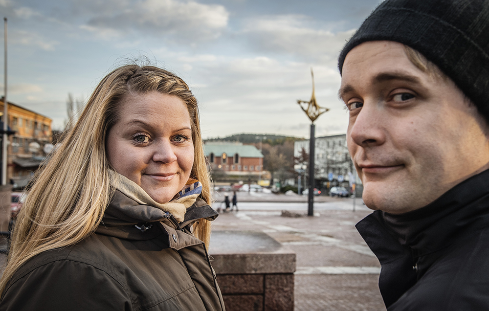 Martina Karlsson och Robert Pettersson hos Socialtjänsten i Tranås. Foto: Erik Hellquist