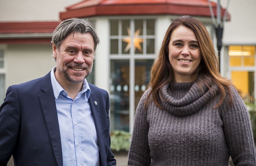 Magnus Andersson, verksamhetschef och Katarina Rademacher, enhetschef på IFO i Ulricehamn. Foto: Emma Ekstrand