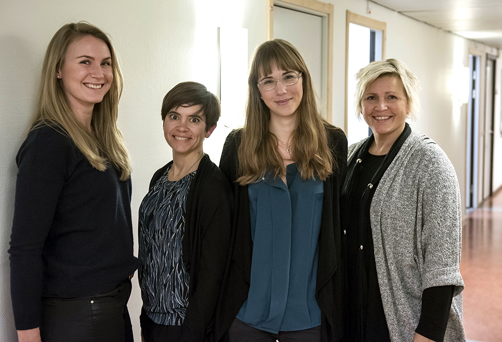 Marie Eken, Annika Larsson, Elin Hagsten och Susanne Bjuresjö trivs hos Socialtjänsten i Järfälla kommun. Foto: Ian Johnson