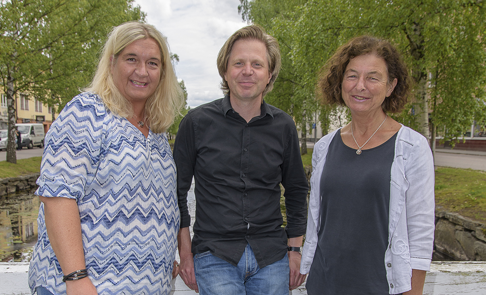 Tina Karlsson, tillförordnad avdelningschef för IFO, Anders Bäck, familjebehandlare och Barbara Matzdorf, metodutvecklare. Foto: Marie de Verdier