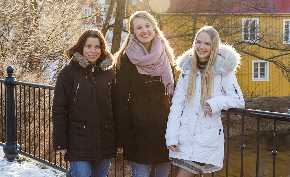 Lena Nordvinter, Cecilia Wester och Madeleine Fälldin hos Lerums kommun. Foto: Peter Ringström