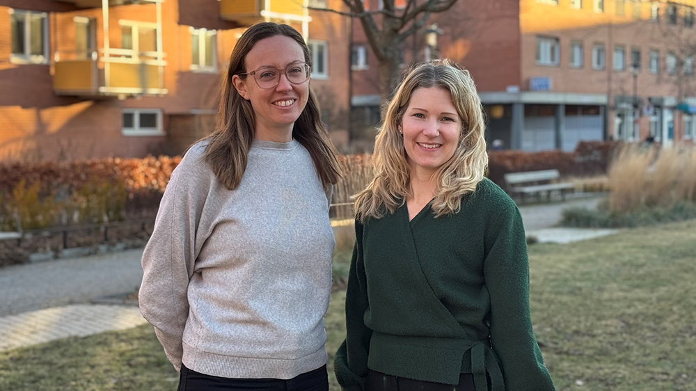 Rebecca Hedenstedt och Jenny Norling, socionomer i Stockholms stad.